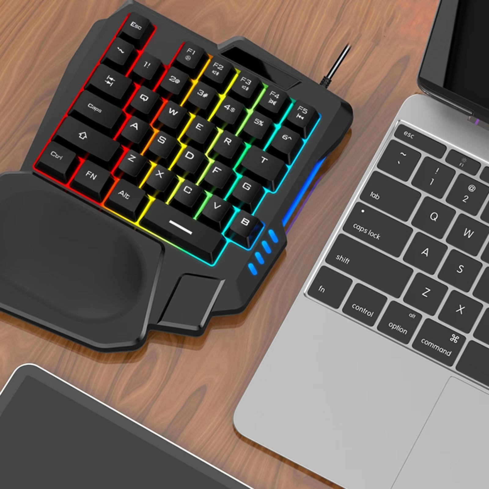 Teclado Gamer Profesional de Una Mano con Retroiluminación RGB – 35 Teclas USB